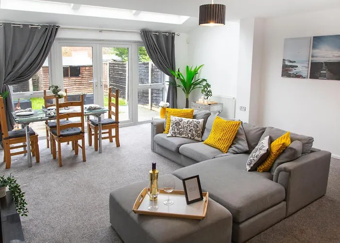 Cozy Townhouse In The Heart Of Greater Manchester